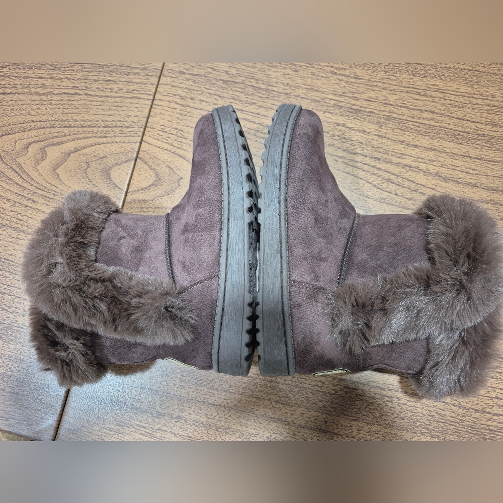 Like New! White Mountain Faux Suede And Fur Boots - Picture 5 of 9
